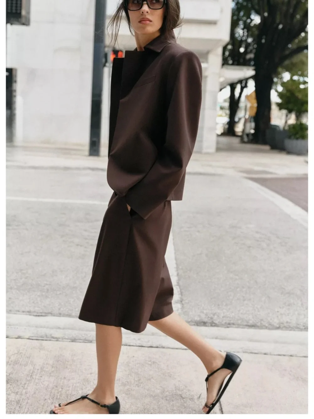 Tailored Knee-Length Shorts in Dark Brown - Picture 5 of 8